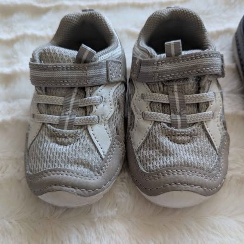 Stride Rite Unisex Kylo Soft Motion Sneaker Beige size 6M